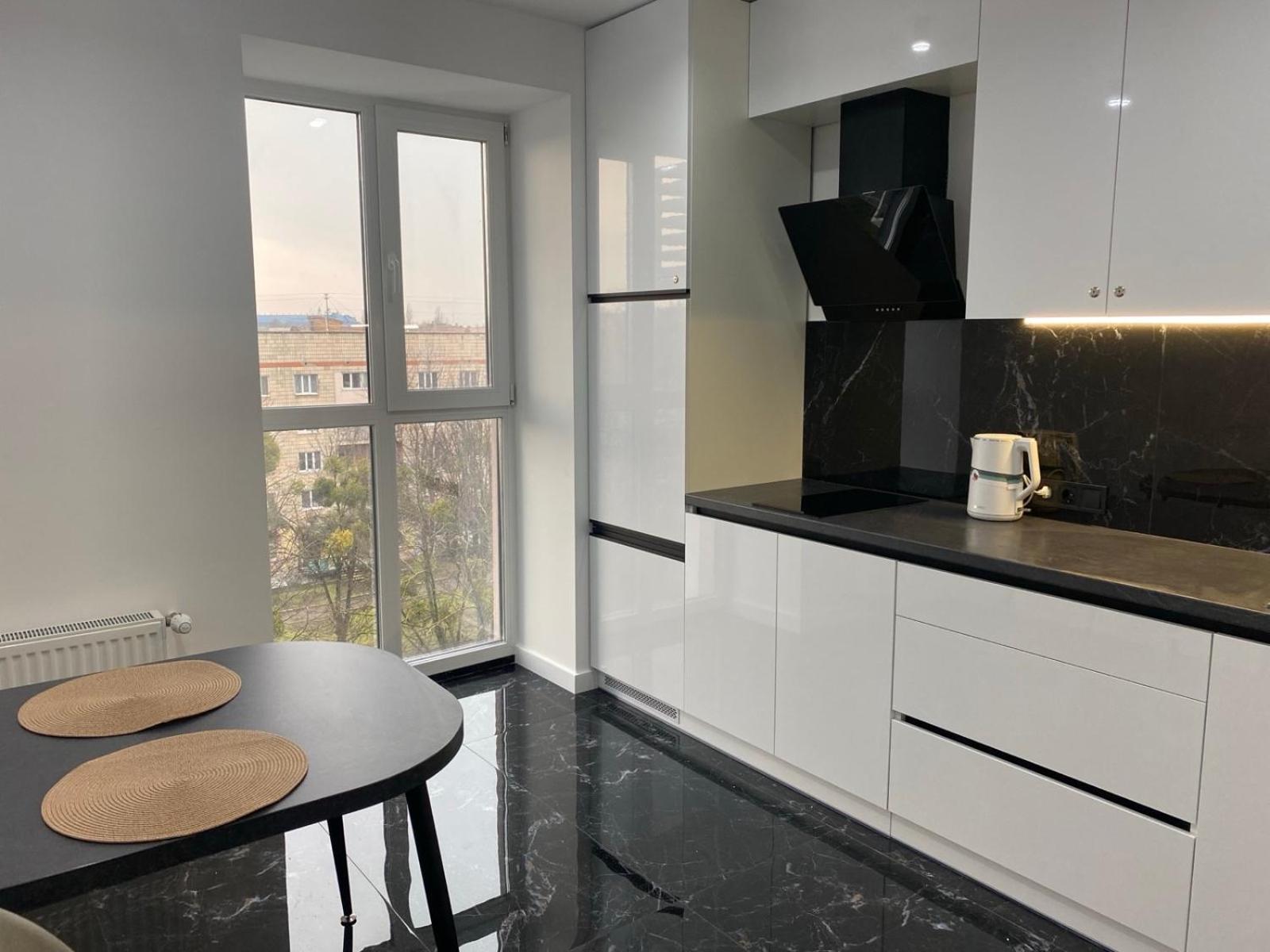 Віп Апартаменти В Районі Автовокзалужк Great House,Жк Арена,Поблизу Обласноі Лікарні روفنو المظهر الخارجي الصورة