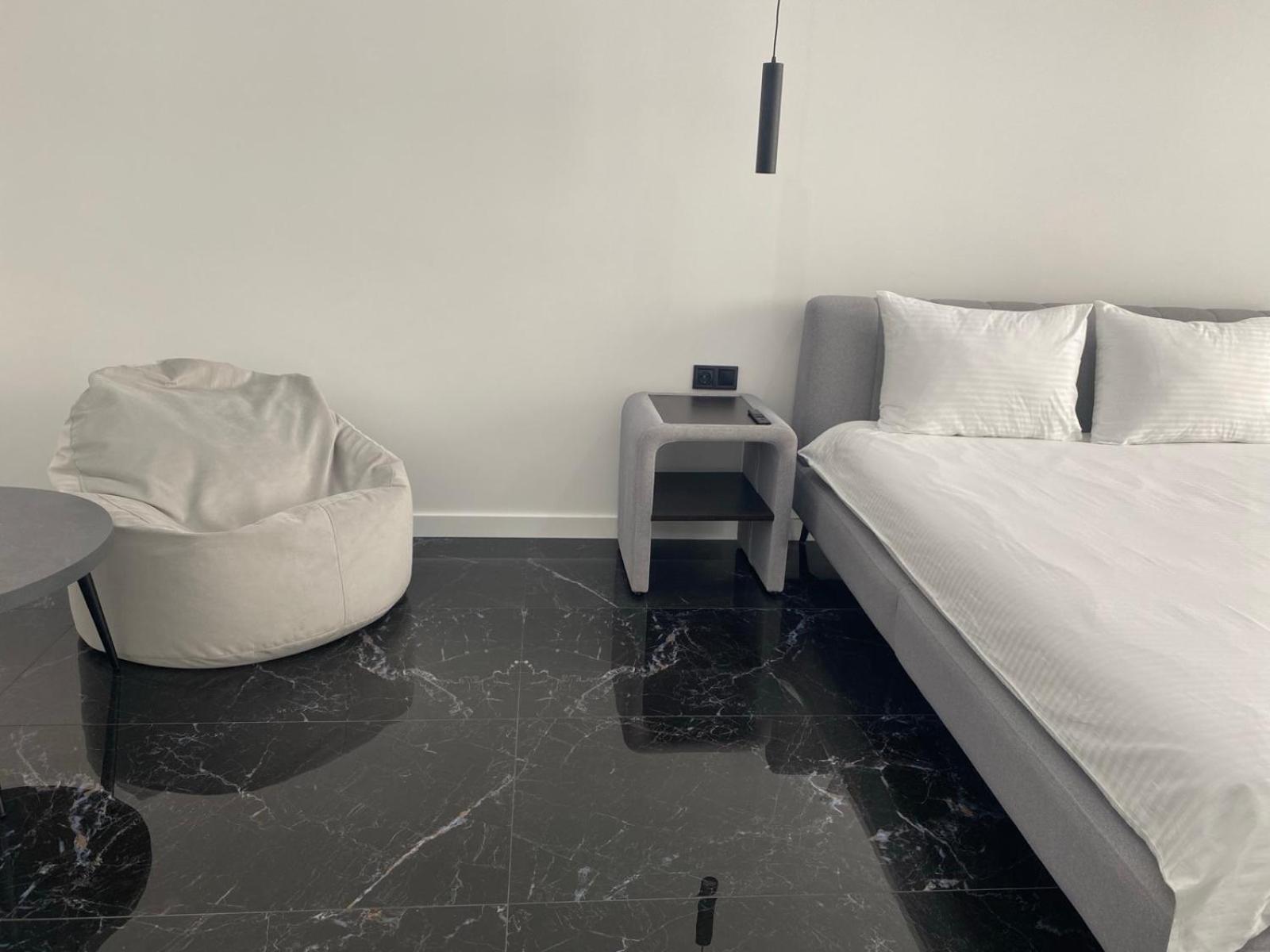 Віп Апартаменти В Районі Автовокзалужк Great House,Жк Арена,Поблизу Обласноі Лікарні روفنو المظهر الخارجي الصورة